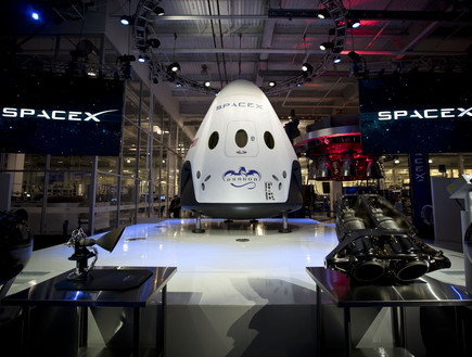 המירוץ למאדים - Dragon V2 (צילום: מתוך האתר הרשמי - SpaceX)