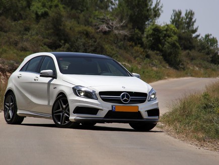 מרצדס A45AMG (צילום: נעם וינד)