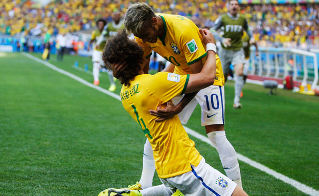 ברזיל תפגוש את גרמניה בחצי הגמר (צילום: רויטרס)