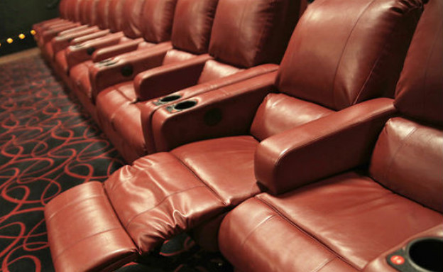 מושבים בבית קולנוע (צילום: Wall Street Journal)