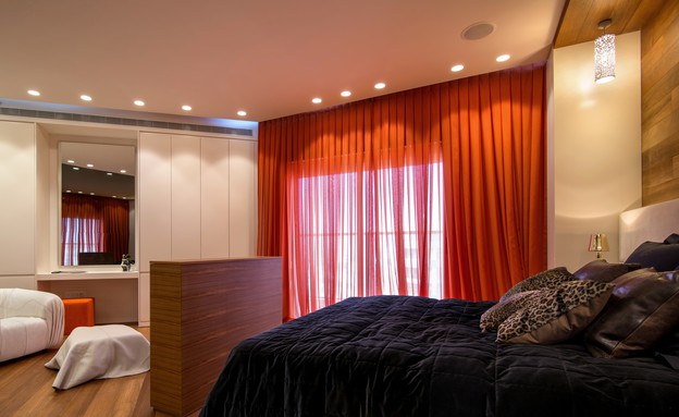 יעל גל, מיטות חדר שינה (צילום: אילן נחום)