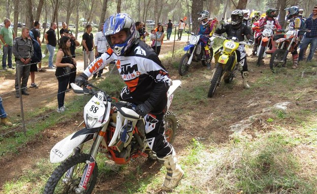 דני קושמרו במרוץ אנדורו