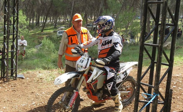 דני קושמרו במרוץ אנדורו