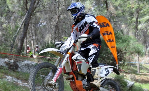 דני קושמרו במרוץ אנדורו