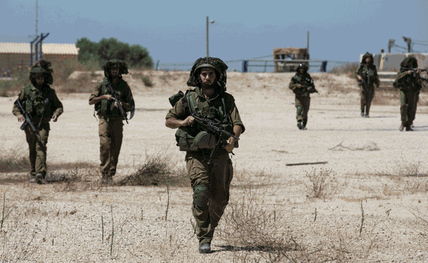 חיילי המילואים באימונים (צילום: רויטרס, AP)