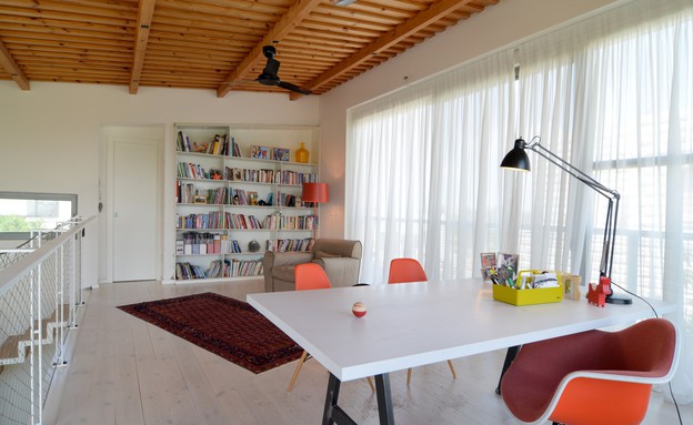 שרה ברוך, שולחן שרה ברוך, שולחן