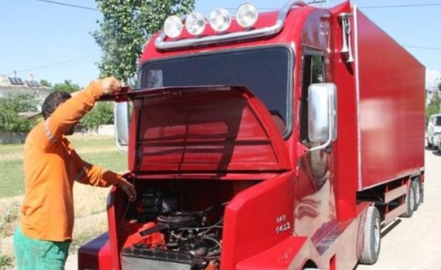 רפליקה של משאית