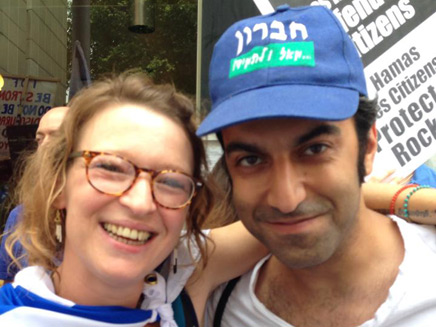 אורים תומך בישראל בהפגנה בלונדון