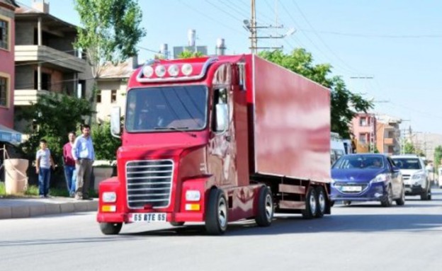 רפליקה של משאית