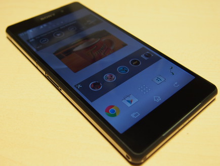 Sony Xperia Z2 (צילום: ניב ליליאן, NEXTER)