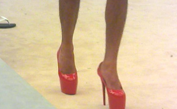 אליאב מדגמן הליכה