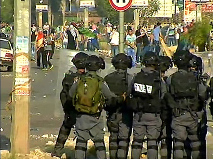 תוגברו כוחות ומשמרות בקרב השוטרים (צילום: חדשות 2)