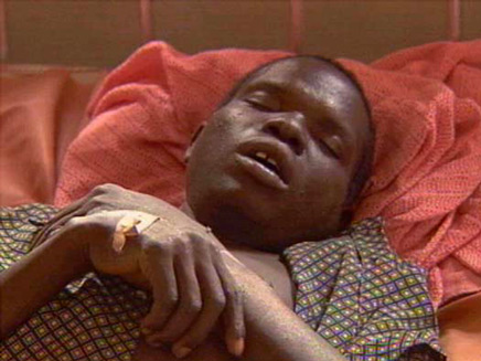 קורבן לנגיף האבולה בליבריה (צילום: רויטרס)