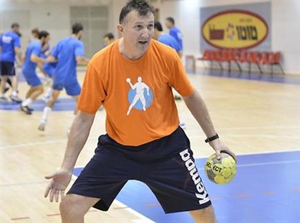 אלכסנדרו בוליגאן. מצטרף לכחול-לבן (עמית שיסל, איגוד הכדוריד) (צילום: ספורט 5)