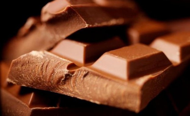 קוביות שוקולד בקלוז אפ (צילום: istockphoto)