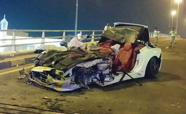 פרארי תאונה עם אוטובוס 