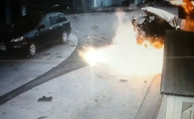 צפו: הרכב התפוצץ בתחנת הדלק