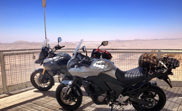 סוזוקי ויסטרום 1,000 מול קוואסאקי ורסיס 1,000