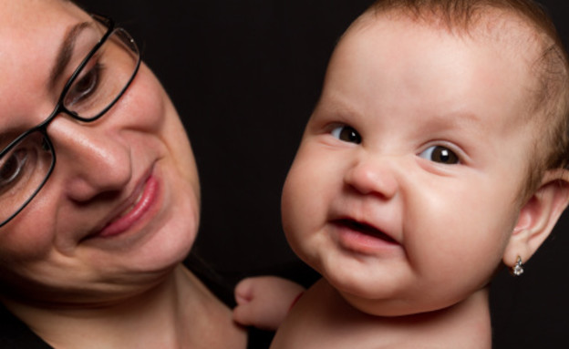 תינוק עם עגילים (צילום: אימג'בנק / Thinkstock, מערכת מאקו הורים)