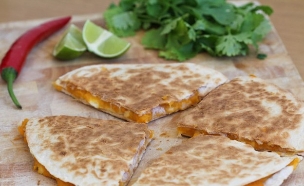 קסדייה בטטה וגבינות (צילום: עידית נרקיס כ"ץ, אוכל טוב)