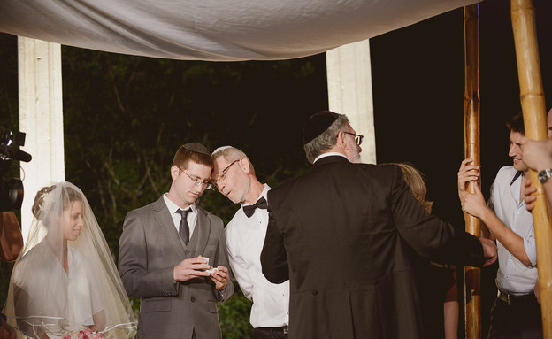 רגע בחתונה (צילום: תום ברטוב. הפקה: שי סגל)