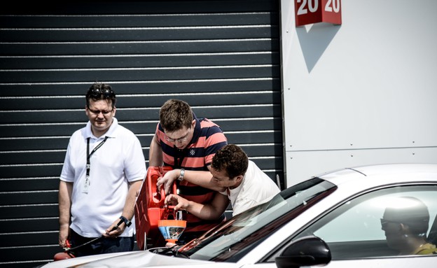 השתלמות נהיגה פורשה השתלמות נהיגה פורשה