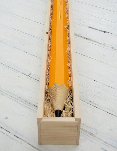 michaelandgeorge החמישייה 26.8, מנורת עיפרון, צילו (צילום: michaelandgeorge )