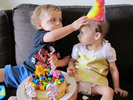 תמרה ויהל חוגגים יום הולדת שנתיים (צילום: קרן שטטר, צילום ביתי)
