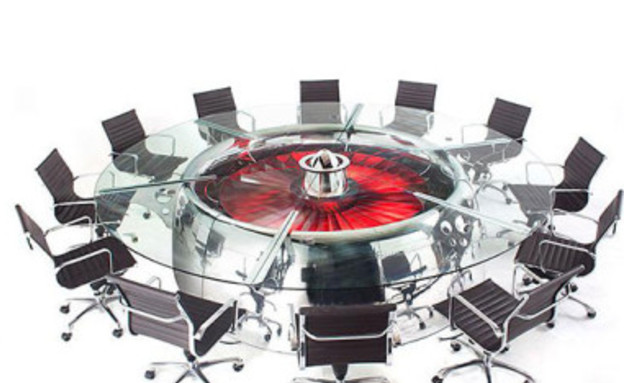 שולחן ממנוע בואינג (צילום: Demilked)