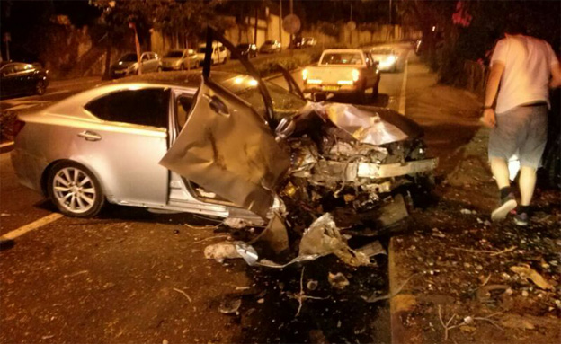 התאונה לפנות בוקר בחיפה (צילום: איחוד הצלה)