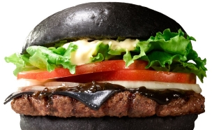 המבורגר שחור (צילום: Burger King)
