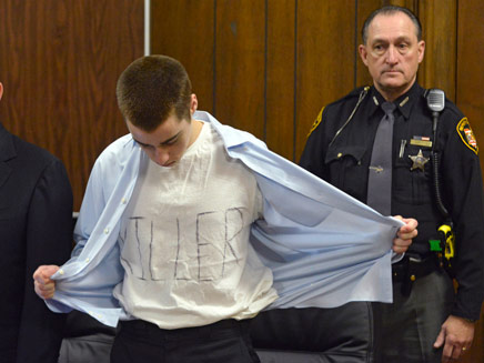 הרוצח בבית המשפט (צילום: AP)