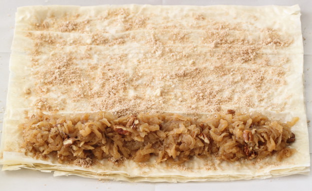 שטרודל - עלי הפילו עם המלית שטרודל - עלי הפילו עם המלית