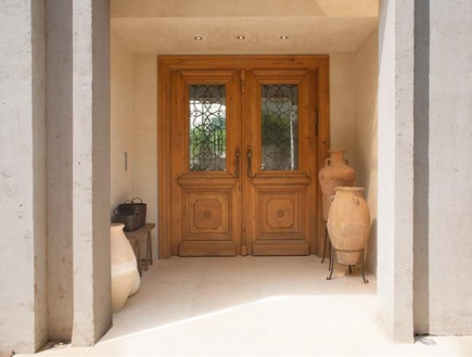 כניסה ראשית לבית (צילום: עץ ירוק יחצ)