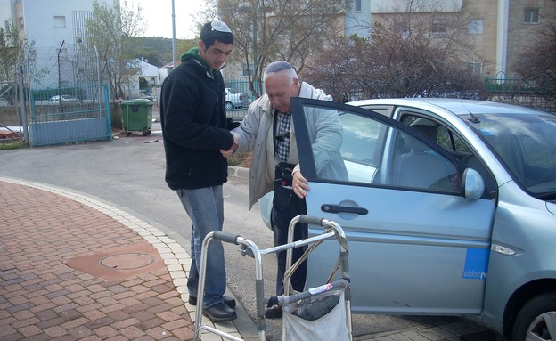לאורו נלך - סיוע לקשישים לאורו נלך - סיוע לקשישים