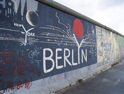 השוואת מחירים, ברלין (צילום: אימג'בנק / Thinkstock)