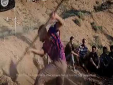 דאעש מכריח סורים לחפור את קבריהם