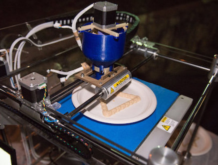 מדפסת תלת-ממדית לחומוס שפותחה ב-GeekCon 2014 (צילום: דוניצה)