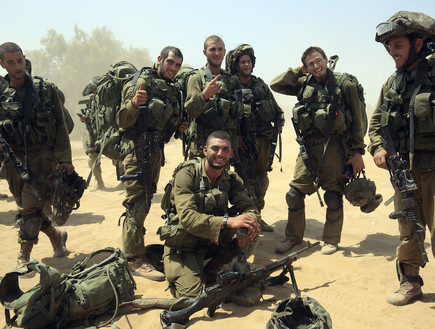 החייל הישראלי - חיילים במבצע צוק איתן  (צילום: ap)