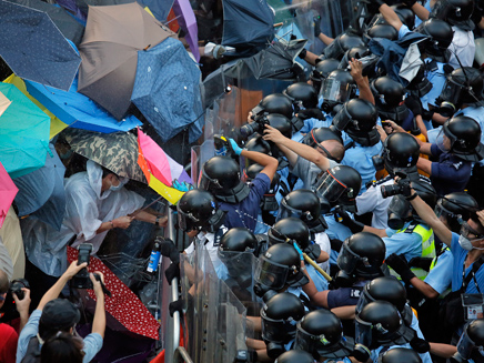 עימותים בהונג קונג (צילום: AP)