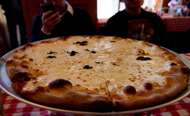 Grimaldi's pizza (צילום: Guian Bolisay,Flickr)