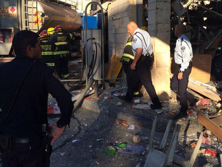 הנזק בתחנה לאחר הפיצוץ, הבוקר (צילום: דוברות כבה ירושלים)