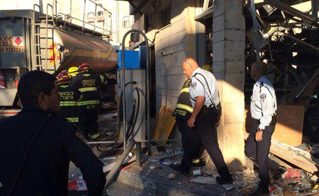 הפיצוץ בתחנת הדלק, אתמול (צילום: דוברות כבה ירושלים)