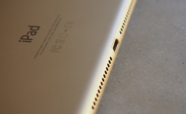 הטאבלט iPad Air 2 (צילום: ניב ליליאן, NEXTER)