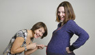 אישה בהריון וחברה לא בהריון (צילום: alexdobysh, Thinkstock)