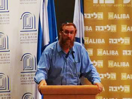פעיל הימין יהודה גליק שעה לפני שנורה (צילום: חדשות 2)