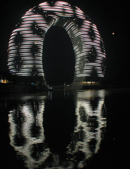 המלון העגול בסין (צילום: HOTEL SHERATON HUZHOU HOT SPRING)