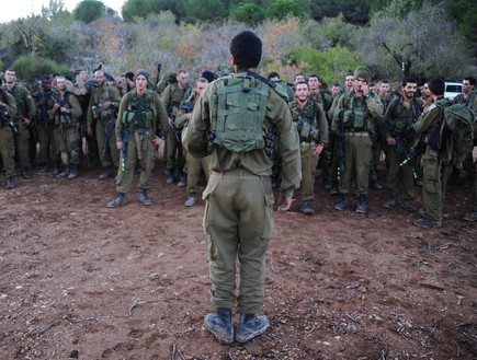 חיילים בצוק איתן (צילום: נועה אדר, עיתון 