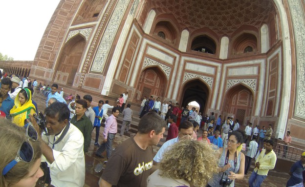 משפחה בהודו, פרק שני