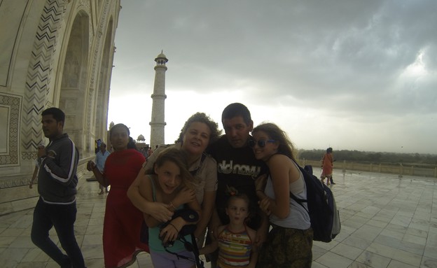 משפחה בהודו, פרק שני